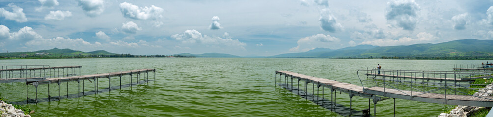 muelle, paisaje lago de cajititlan, cerro, jalisco, paisaje, panoramica, laguna, naturaleza, arboles, cuexcomatitlan, malecon, panoramica, nubes