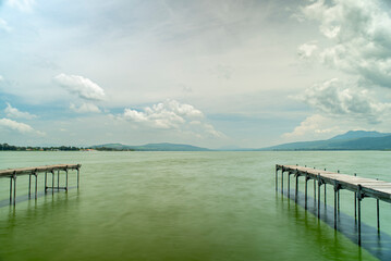 muelle, paisaje lago de cajititlan, cerro, jalisco, paisaje, panoramica, laguna, naturaleza, arboles, cuexcomatitlan, malecon, panoramica, nubes