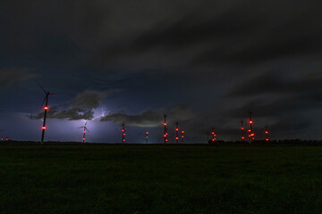 Naklejka premium Gewitter im Windpark