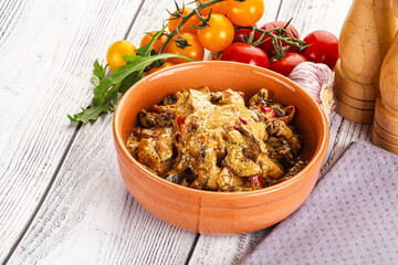 Roasted beef with cream sauce