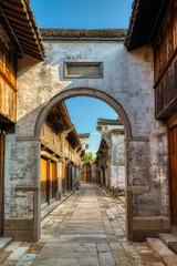 Naklejka premium Empty Chinese arches and streets.