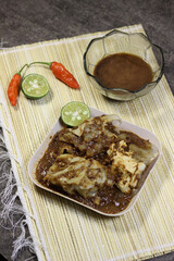 Tofu meatballs with peanut sauce