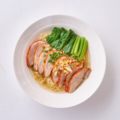 บะหมี่หมูแดง หมูกรอบ ผักลวก Red pork noodles, crispy pork, boiled vegetables