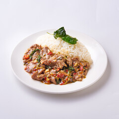 Stir-fried rice with basil and beef