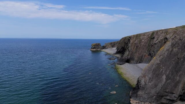 Trefor Sea Stacks, North Wales, Cliffs, Mountains (Gyrn Goch, Gyrn Ddu, Garn For), Pebble Beach