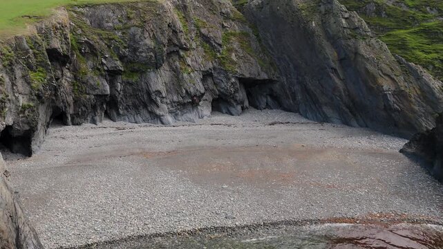 Trefor Sea Stacks, North Wales, Cliffs, Mountains (Gyrn Goch, Gyrn Ddu, Garn For), Pebble Beach