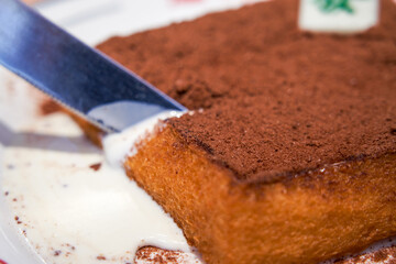 The classic dessert in Hong Kong tea restaurants, Lew Nai Hua © Steve
