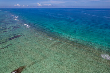 Obraz premium Drone view of Coral Reef in Puerto Morelos, Mexico