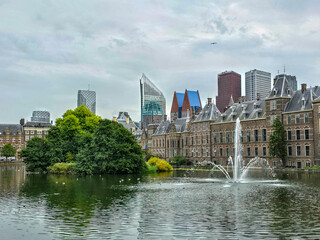 Obraz premium view over Hofvijver lake in the hague, netherlands, skyline