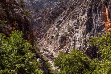 Altınbesik Cave, which has the largest underground lake in Turkey and the third largest in the world, takes its name from the Altınbesik Hill located on its upper part.