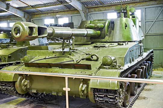 MUSEUM KUBINKA, MOSCOW, RUSSIA - Aug 23, 2014: SO-152 (СО-152) 2S3 Akatsiya Soviet 152.4 mm self-propelled artillery 1968