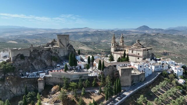 vista a&eacute;rea del municipio Olvera en la provincia de C&aacute;diz, Andaluc&iacute;a