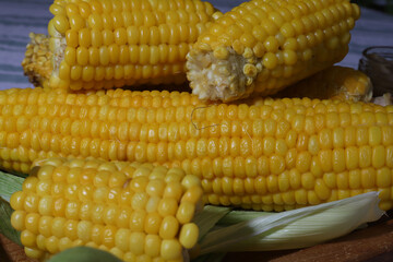 aromatic and delicious boiled corn 