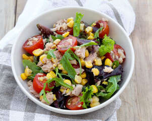 Tuna and vegetable mix salad