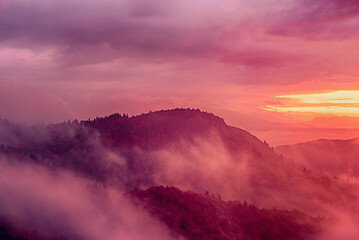 Fototapeta premium Misty mountain landscape