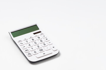 シンプルな電卓と白い背景