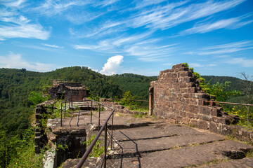 Burg Wasigenstein (Elsass, Frankreich). Bei der Burgruine handelt es sich um die Überreste einer...