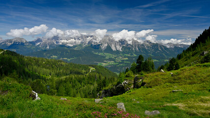Blick auf Dachstein - Gebirge in Österreich