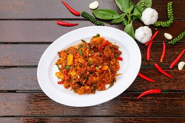 Spicy stir-fried bird is a Thai dish with a spicy flavor.