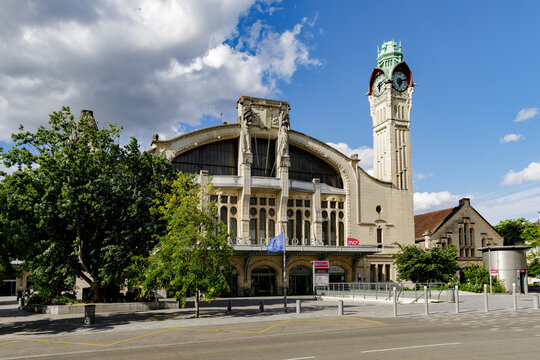 ROUEN, NORMANDY, FRANCE - JULY 15, 2023: front view of "Gare de Rouen", main railway stationfor passengers, called "Rouen RD", "Rouen Rive Droite", on the line between Le Havre and Paris