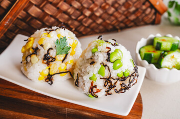 枝豆とコーンと塩昆布のおにぎり