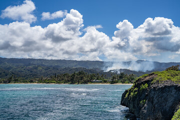 Wildfire in the mountains，Lāʻie Point State Wayside，Oahu, Hawaii. Koʻolau Range is a name given to the dormant fragmented remnant of the eastern or windward shield volcano of the Hawaiian island  © youli zhao