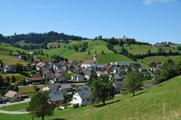 Blick auf das Dorf Luthern im Kanton Luzern, Schweiz