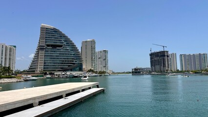 Obraz premium City Harbour Bridge, Cancun, Mexico