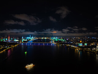 Fototapeta premium Skyline view of Wuhan City landmark