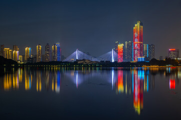 Fototapeta premium Skyline view of Wuhan City landmark