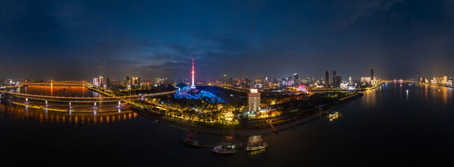 Obraz premium Skyline view of Wuhan City landmark