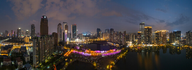 Fototapeta premium Skyline view of Wuhan City landmark