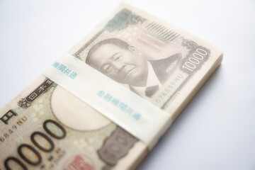 2024年新紙幣の100万円の札束