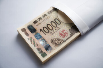 封筒に入った2024年新札の100万円