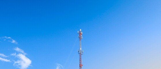 Obraz premium Internet signal towers that connect transportation widely and are important to humanity.