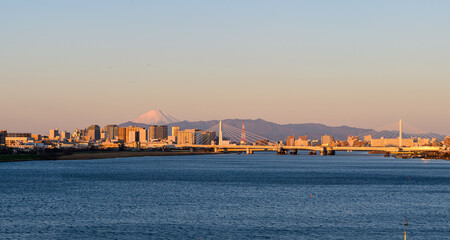多摩川河口　初日の出、日の出、富士山、川崎市街
