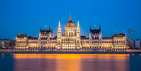 hungarian parliament building	

