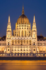 Obraz premium hungarian parliament building 