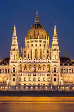 hungarian parliament building	
