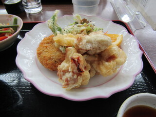 大分県由布市湯布院町、人気食堂「陽だまり食堂」の「陽だまり定食」