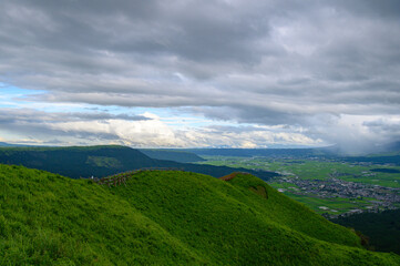 曇天の阿蘇