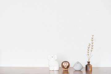 ラベンダーと動物がモチーフの置き物,北欧のインテリア