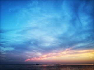 Fototapeta premium sunset over the sea