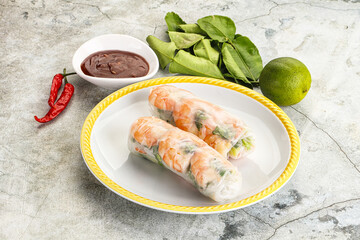 Vietnamese spring roll with prawn