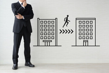 転職・社員の派遣を考えるビジネスマン