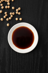 皿に盛った醤油　Soy sauce