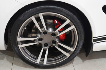 Neumático deportivo