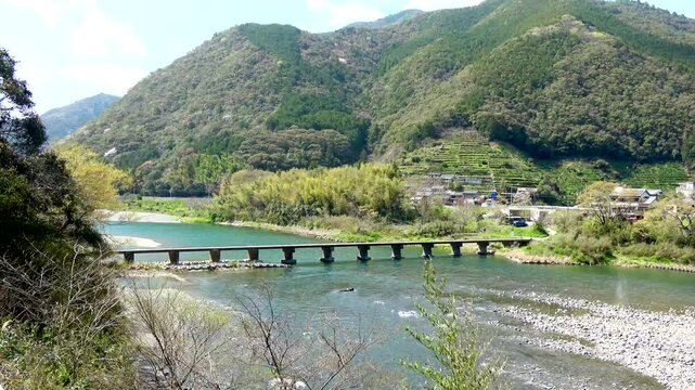 仁淀川の沈下橋・片岡沈下橋（高知県・越知町）