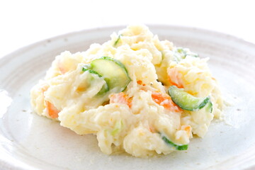 美味しくて栄養たっぷり、定番のお惣菜のポテトサラダ
