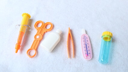 薬ドラックの開発試験管注射器ピンセット体温計等医療器具のおもちゃ